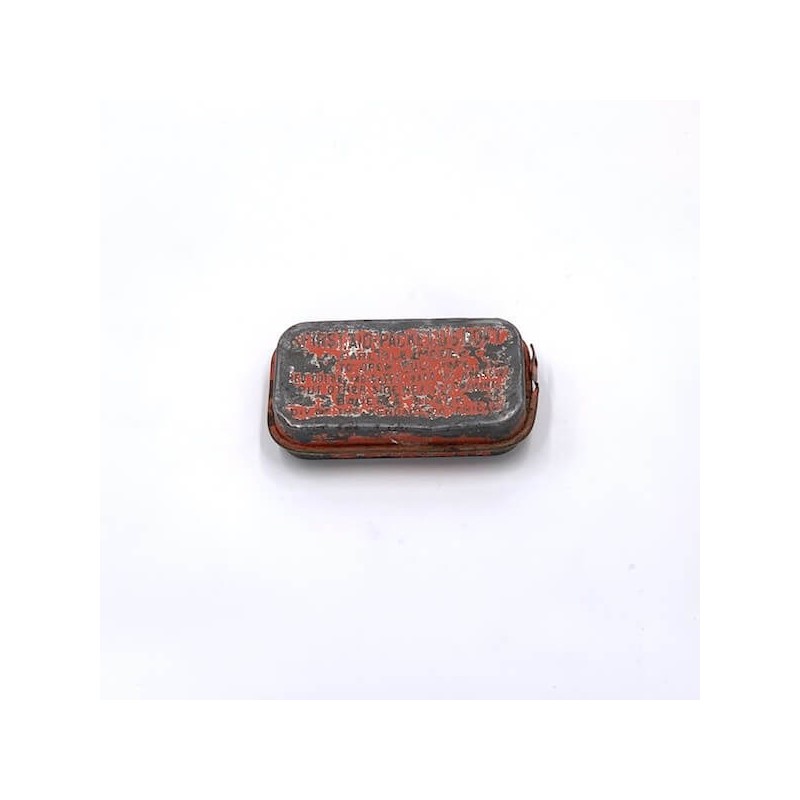 Pansement metal WW2 rouge Pansement metal WW2 rouge